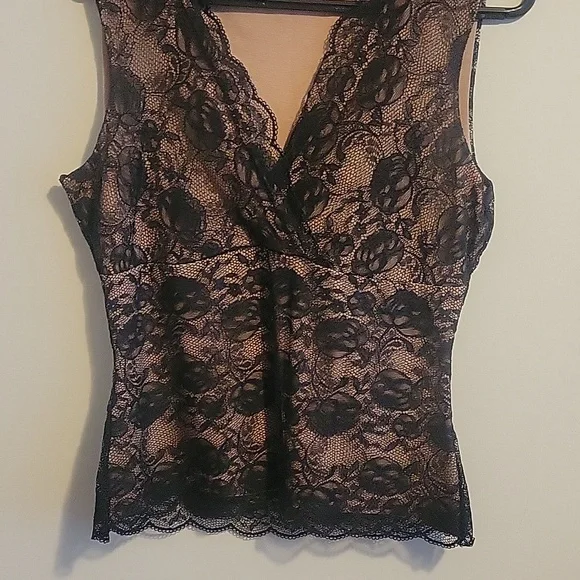 Caché Lace Top - Picture 5 of 7